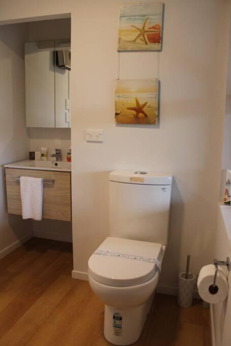 Holiday home Baywatch - Spectacular Harbour Views - Wyuna Bay Coromandel